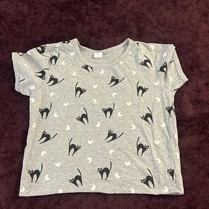 Size medium cute cat and moon print glow in the dark crop top
